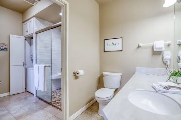 Daire, 1 En Büyük (King) Boy Yatak ve Çekyat (River Ridge 322A)