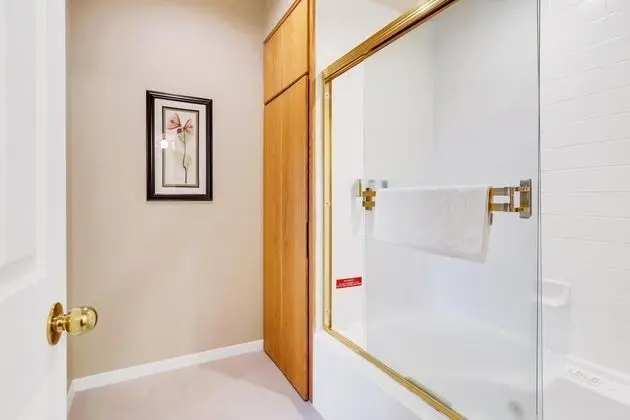 Daire, 1 En Büyük (King) Boy Yatak ve Çekyat (River Ridge 328A)