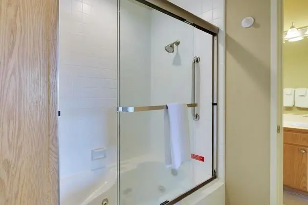 Daire, 1 En Büyük (King) Boy Yatak ve Çekyat (River Ridge 513A)