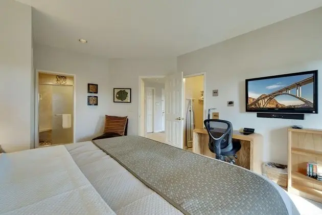 Daire, 1 En Büyük (King) Boy Yatak ve Çekyat (River Ridge 517A)