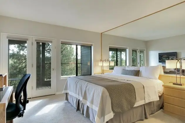 Daire, 1 En Büyük (King) Boy Yatak ve Çekyat (River Ridge 517A)
