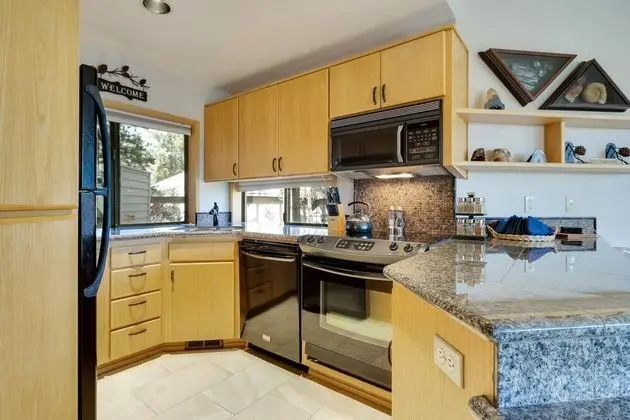 Daire, 1 En Büyük (King) Boy Yatak ve Çekyat (River Ridge 517A)