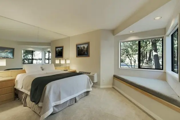 Oda, 1 Büyük (Queen) Boy Yatak (River Ridge 517B)