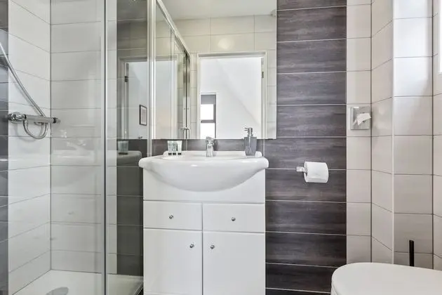 Deluxe Üç Kişilik Oda, Banyolu/Duşlu (Adjoining rooms)