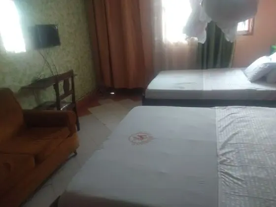 Üç Kişilik Oda