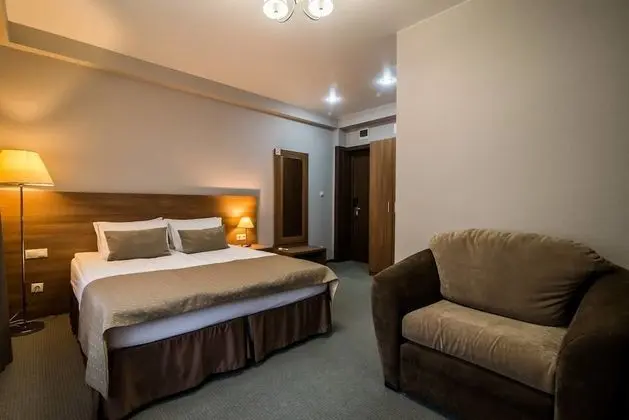 Standard Oda, 1 Çift Kişilik Yatak ve Çekyat