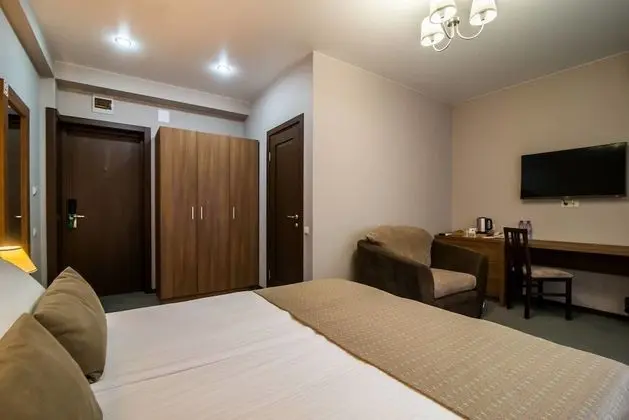 Standard Oda, 1 Çift Kişilik Yatak ve Çekyat