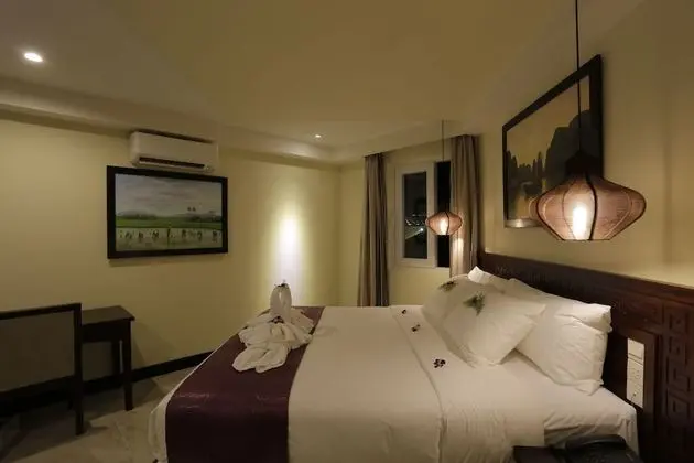 Deluxe Tek Büyük veya İki Ayrı Yataklı Oda, Havuz Manzaralı