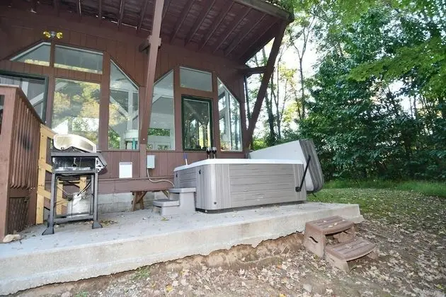 Ev, Birden Çok Yatak (River Time Cabin -Time floats away!)