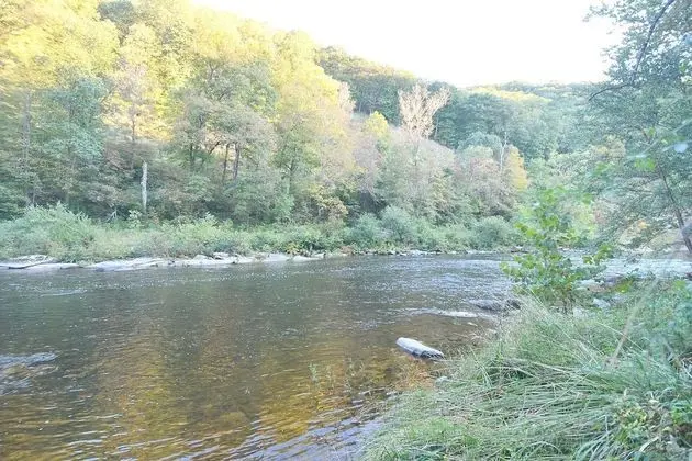 Ev, Birden Çok Yatak (River Time Cabin -Time floats away!)