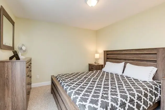 Ev (River View House)