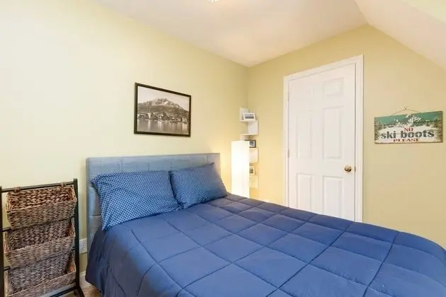 Ev (River View House)