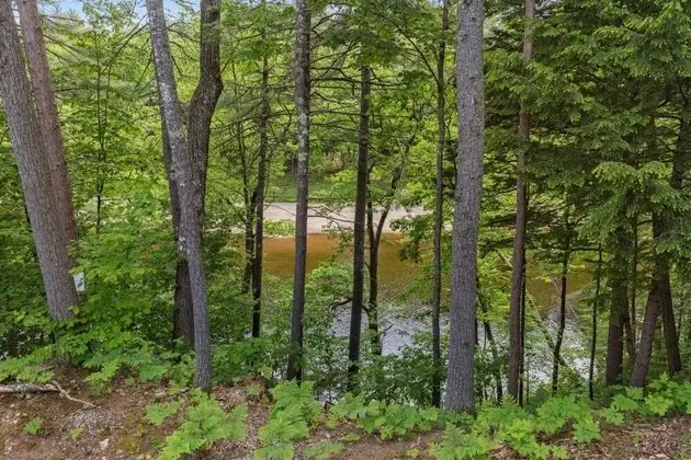 Ev (River View House)