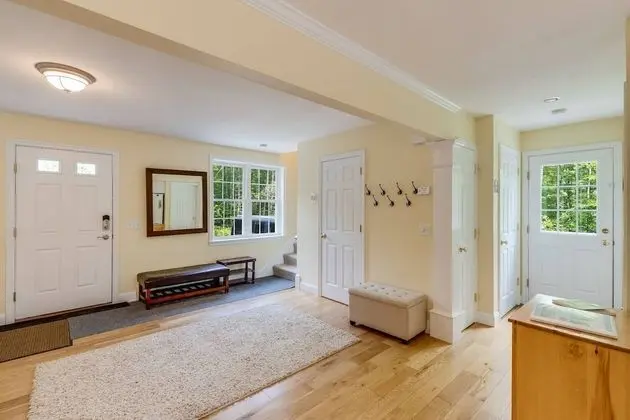 Ev (River View House)