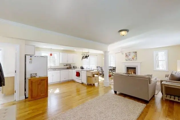 Ev (River View House)