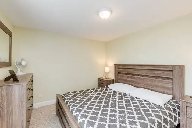 Ev (River View House)