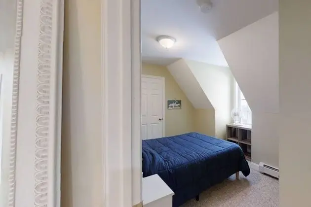 Ev (River View House)