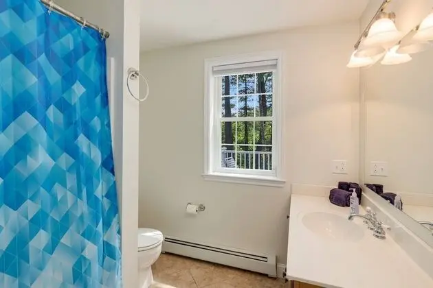 Ev (River View House)