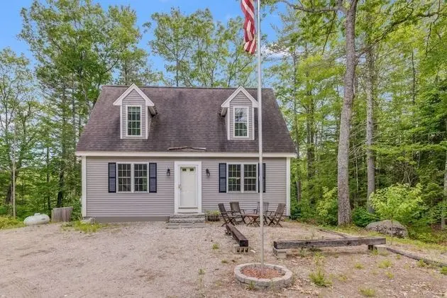 Ev (River View House)