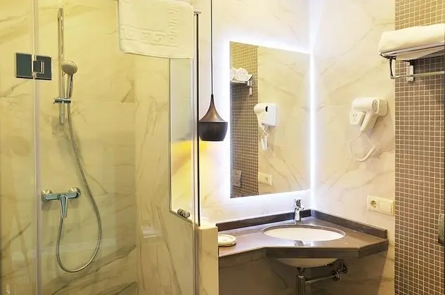 Deluxe Tek Büyük veya İki Ayrı Yataklı Oda, Şehir Manzaralı