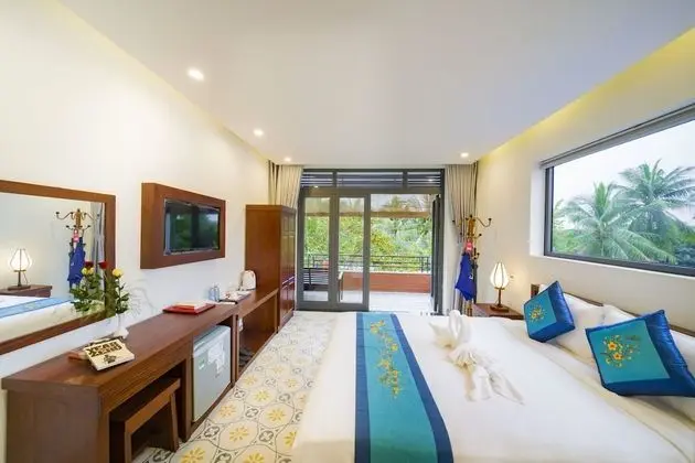 Deluxe Tek Büyük Yataklı Oda, Balkon, Nehir Manzaralı