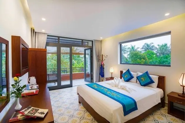 Deluxe Tek Büyük Yataklı Oda, Balkon, Nehir Manzaralı