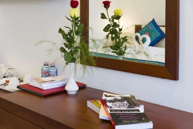 Deluxe Tek Büyük Yataklı Oda, Balkon, Nehir Manzaralı