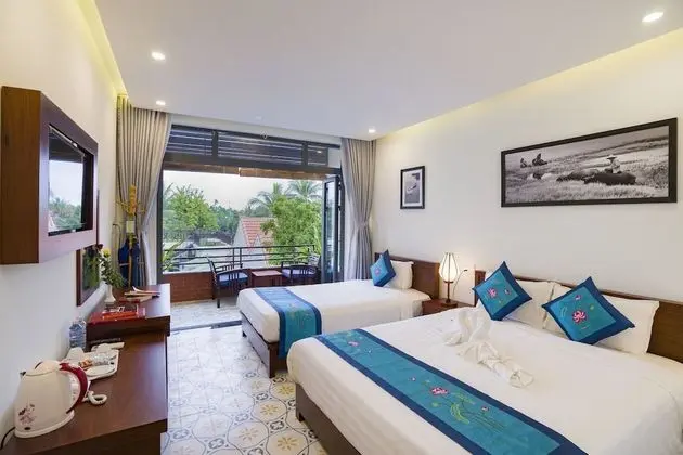 Family Üç Kişilik Oda, Balkon, Havuz Manzaralı