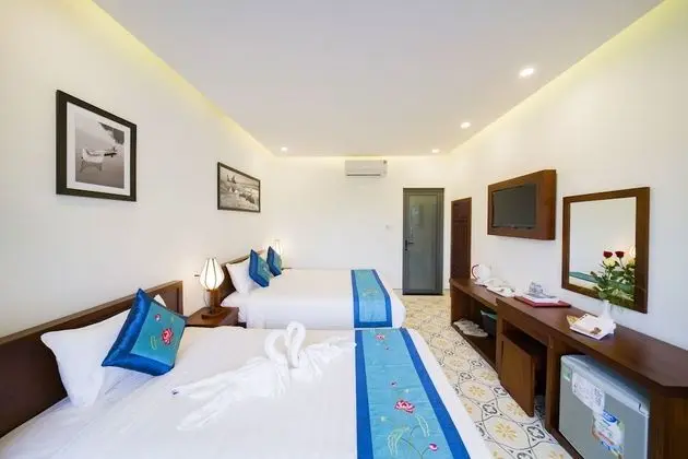 Family Üç Kişilik Oda, Balkon, Havuz Manzaralı
