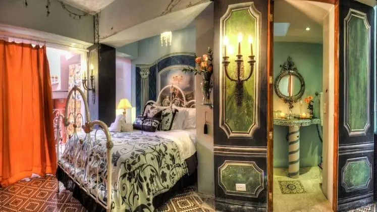 Mariposa Room (116 steps)