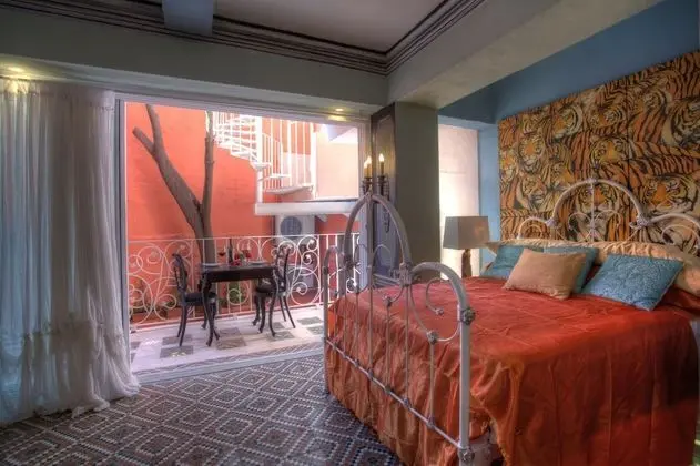Mariposa Room (116 steps)
