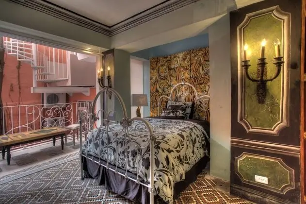 Mariposa Room (116 steps)