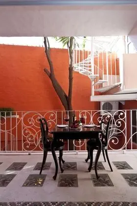 Mariposa Room (116 steps)