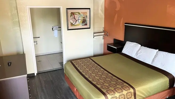 Oda, 1 En Büyük (King) Boy Yatak, Engellilere Uygun, Sigara İçilmez