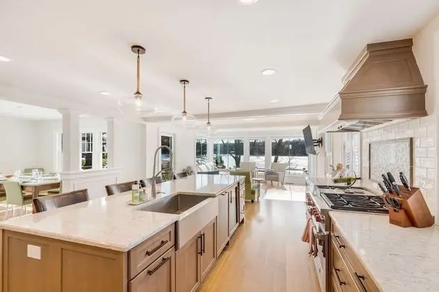 Ev (Riverbend Landing)