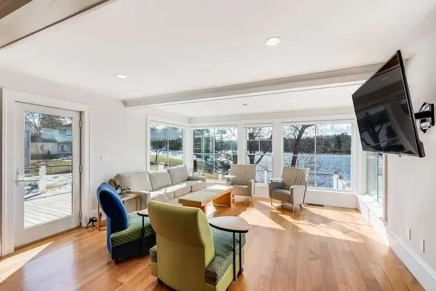 Ev (Riverbend Landing)