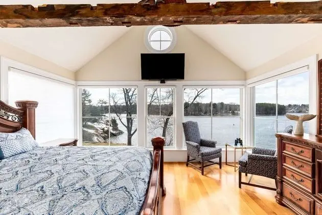 Ev (Riverbend Landing)