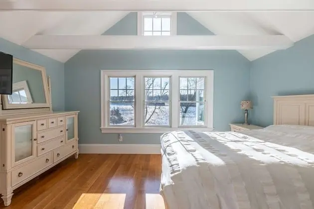 Ev (Riverbend Landing)