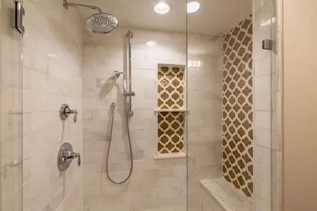 Ev (Riverbend Landing)