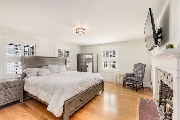 Ev (Riverbend Landing)