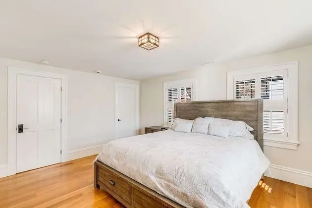 Ev (Riverbend Landing)