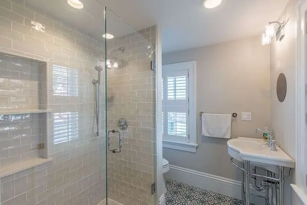 Ev (Riverbend Landing)