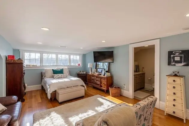 Ev (Riverbend Landing)