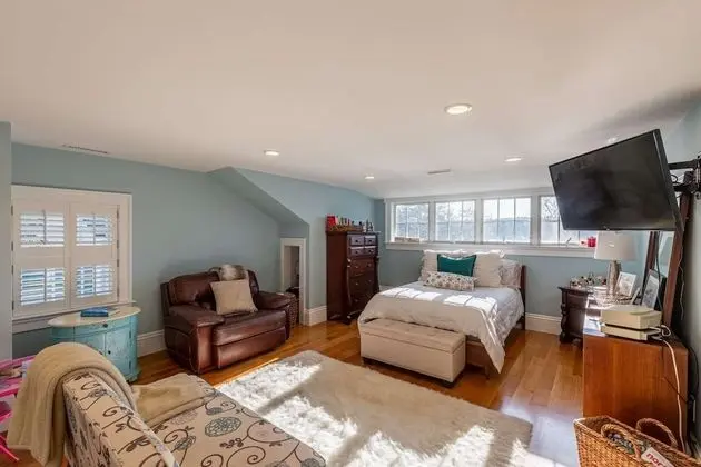 Ev (Riverbend Landing)