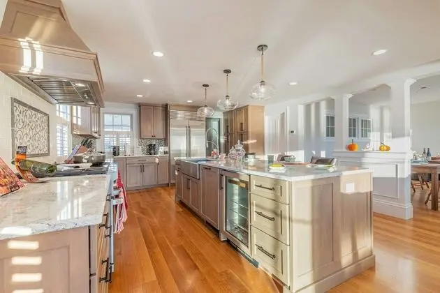 Ev (Riverbend Landing)