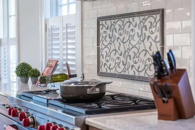 Ev (Riverbend Landing)