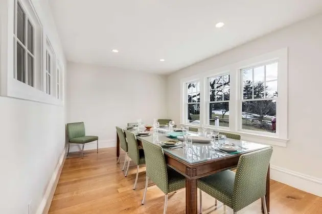 Ev (Riverbend Landing)