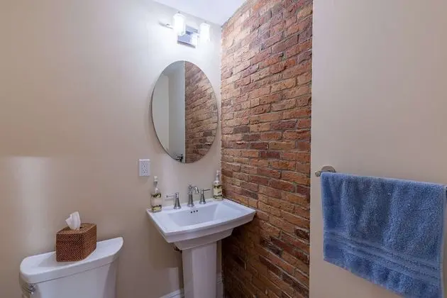 Ev (Riverbend Landing)