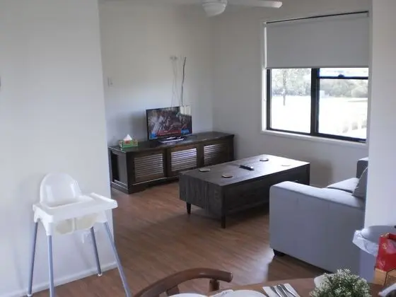 Deluxe Kır Evi, 2 Yatak Odası, Tepe Manzaralı, Göl Kenarı (Riverdowns Cottage)