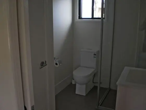 Deluxe Kır Evi, 2 Yatak Odası, Tepe Manzaralı, Göl Kenarı (Riverdowns Cottage)